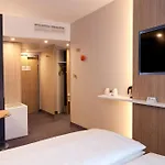 Express - By Ihg 3* غوبينغِن