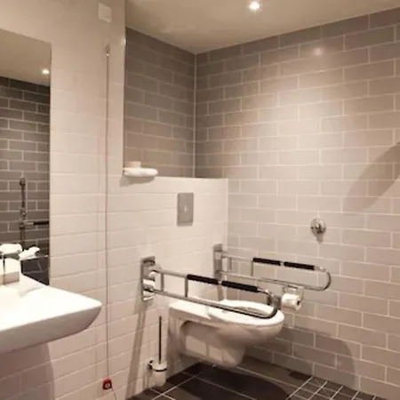 Express - By Ihg Hotel 3*