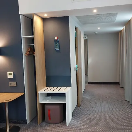 Express - By Ihg Hotel 3*