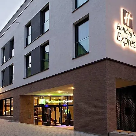 Express - By Ihg فندق 3*