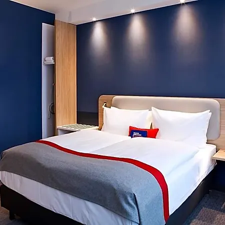 Express - By Ihg 3* غوبينغِن