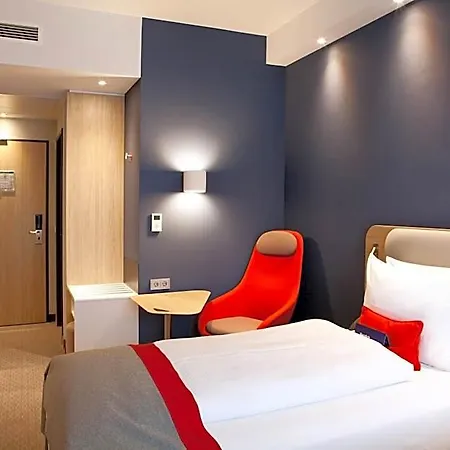 فندق Express - By Ihg