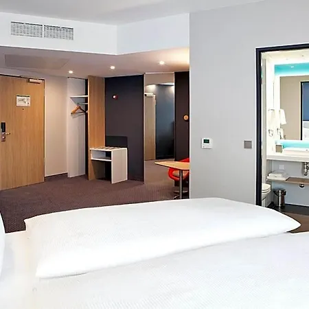 Express - By Ihg 3* غوبينغِن